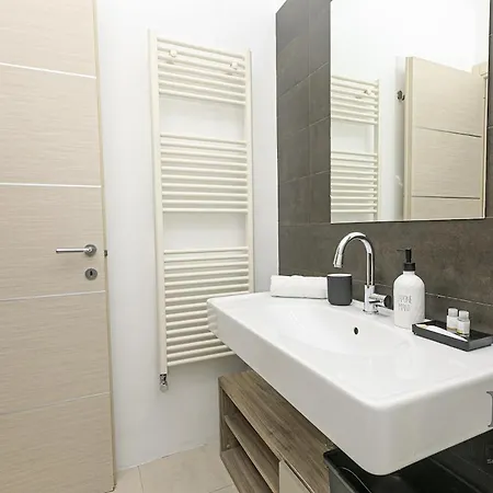 Mimosa House Jacuzzi And Parking By Ml White House Appartamento Genova