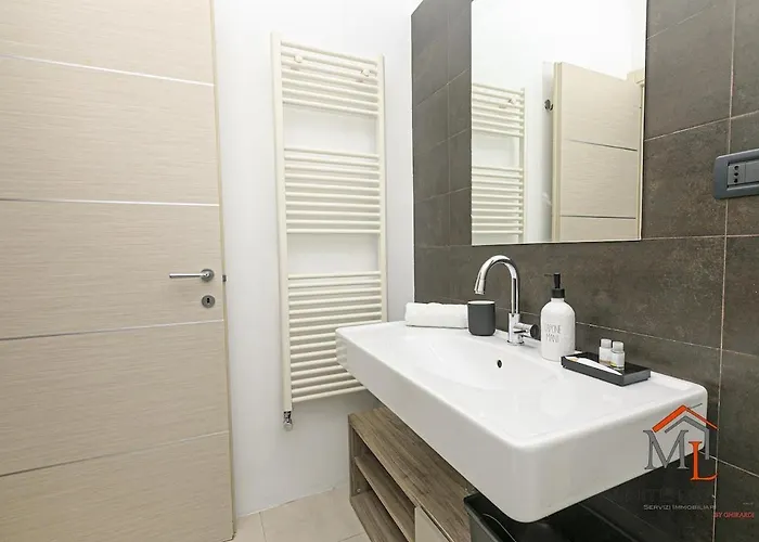 Mimosa House Jacuzzi And Parking By Ml White House Apartamento Génova