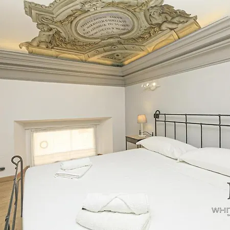 Apartment Mimosa House By Ml White House *